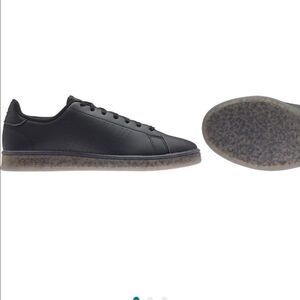 Adidas advantage leather sneaker size 7 in black, NWT